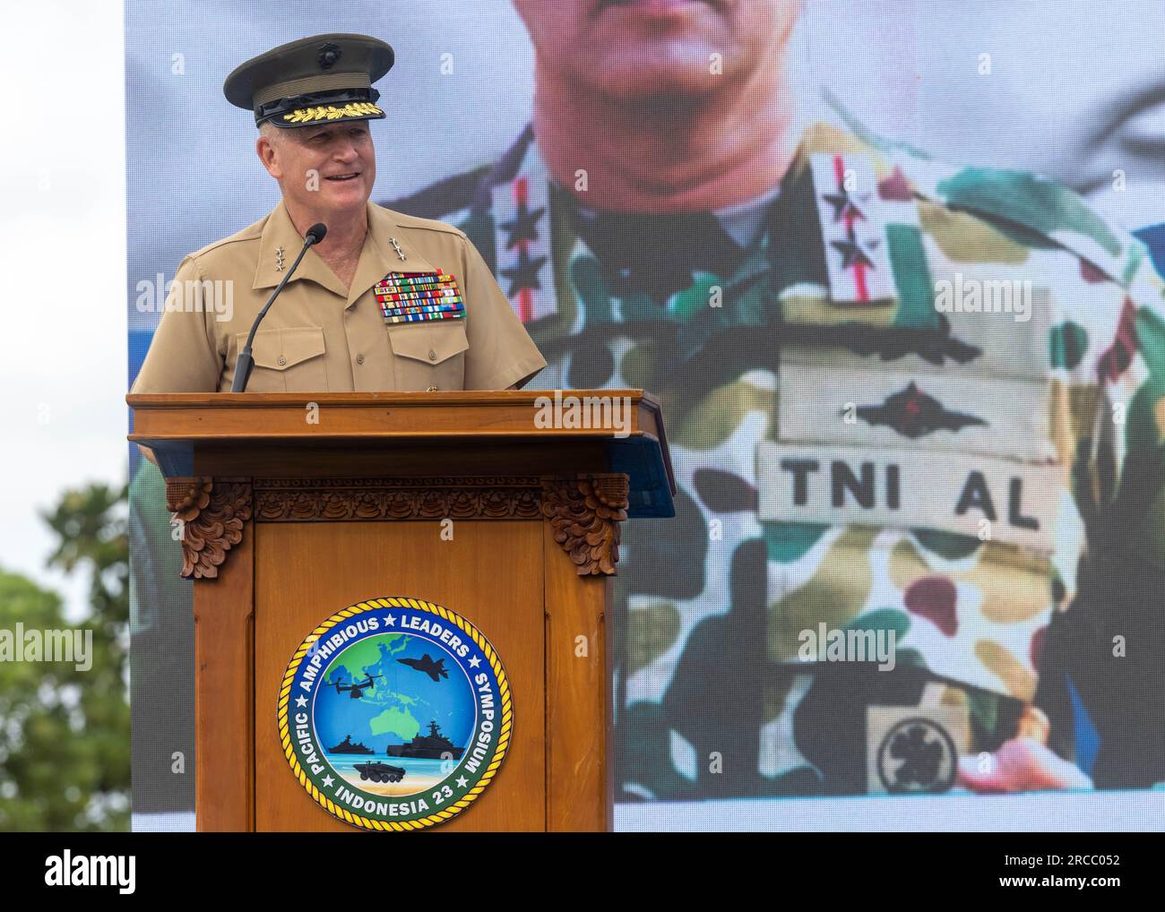 Denpasar, Indonesia. 13th July, 2023. U.S. Marine Corps Lt. Gen. William Jurney, commander, U.S. Marine Corps Forces Pacific, delivers remarks at the conclusion of the Pacific Amphibious Leaders Symposium, July 13, 2023 in Denpasar, Bali, Indonesia. The symposium involved military leaders from 24 Indo-Pacific nations. Credit: Cpl. Arianna Lindheimer/U.S. Marine Corps/Alamy Live News Stock Photo
