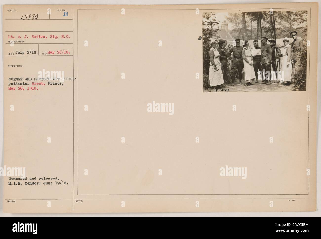 Doctor nurse world war i hi-res stock photography and images - Alamy