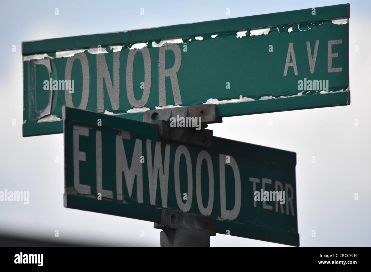 Elmwood Park, United States. 13th July, 2023. Intersection signage
