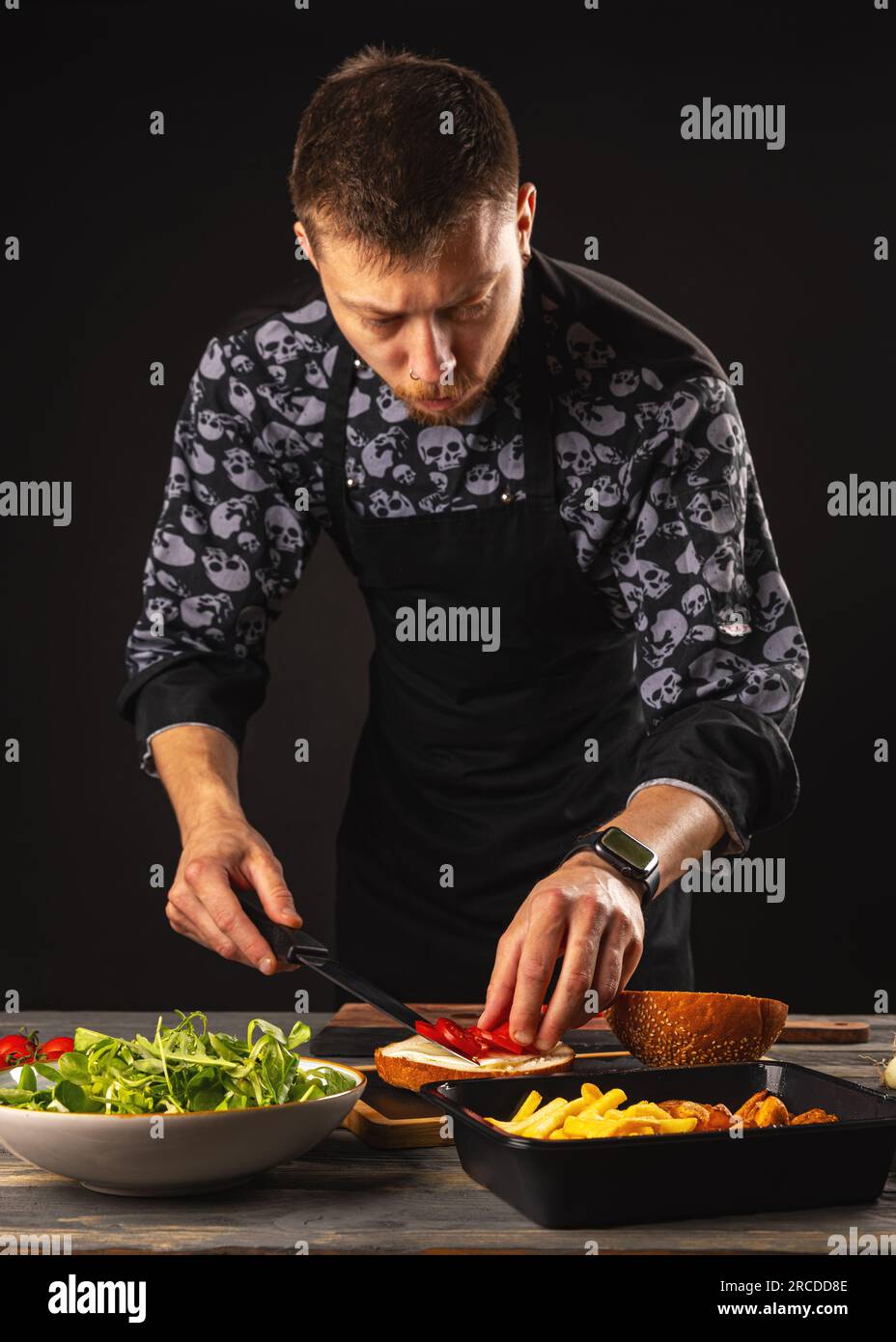 Fast food burger preparation hi-res stock photography and images - Alamy