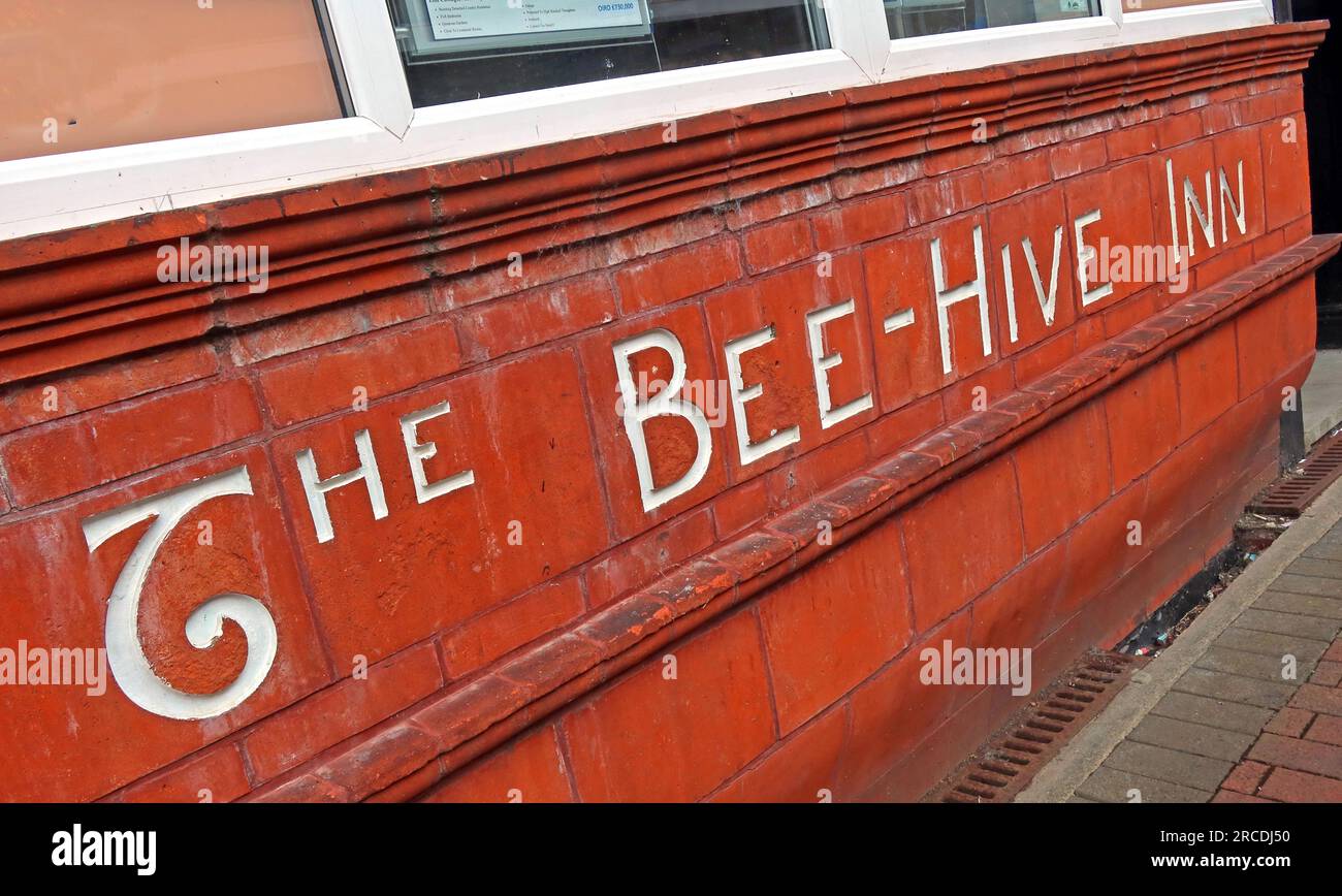 The old Bee-Hive Inn, red-brick pub at 44 High Street, Northwich, Cheshire, UK, CW9 5BE, now an estate agents office Stock Photo