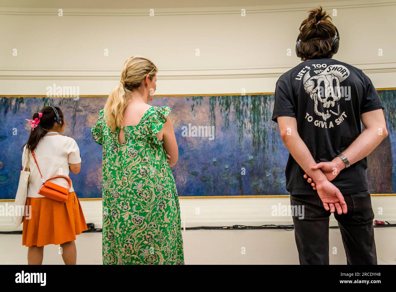 Claude Monet's large Water lilies painting, Musée de l'Orangerie, an