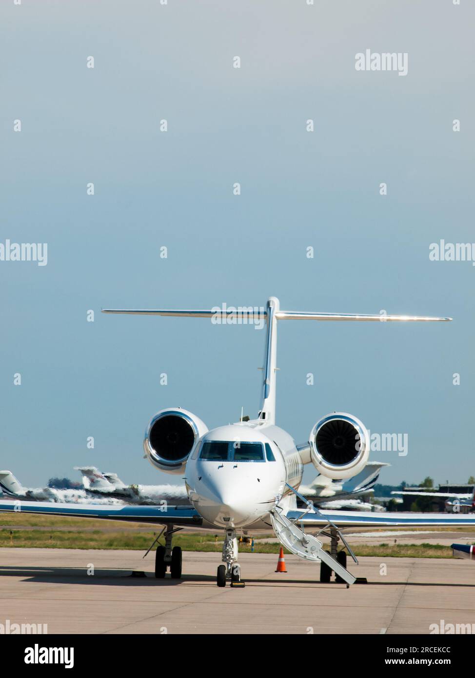 Upscale aircraft hi-res stock photography and images - Alamy