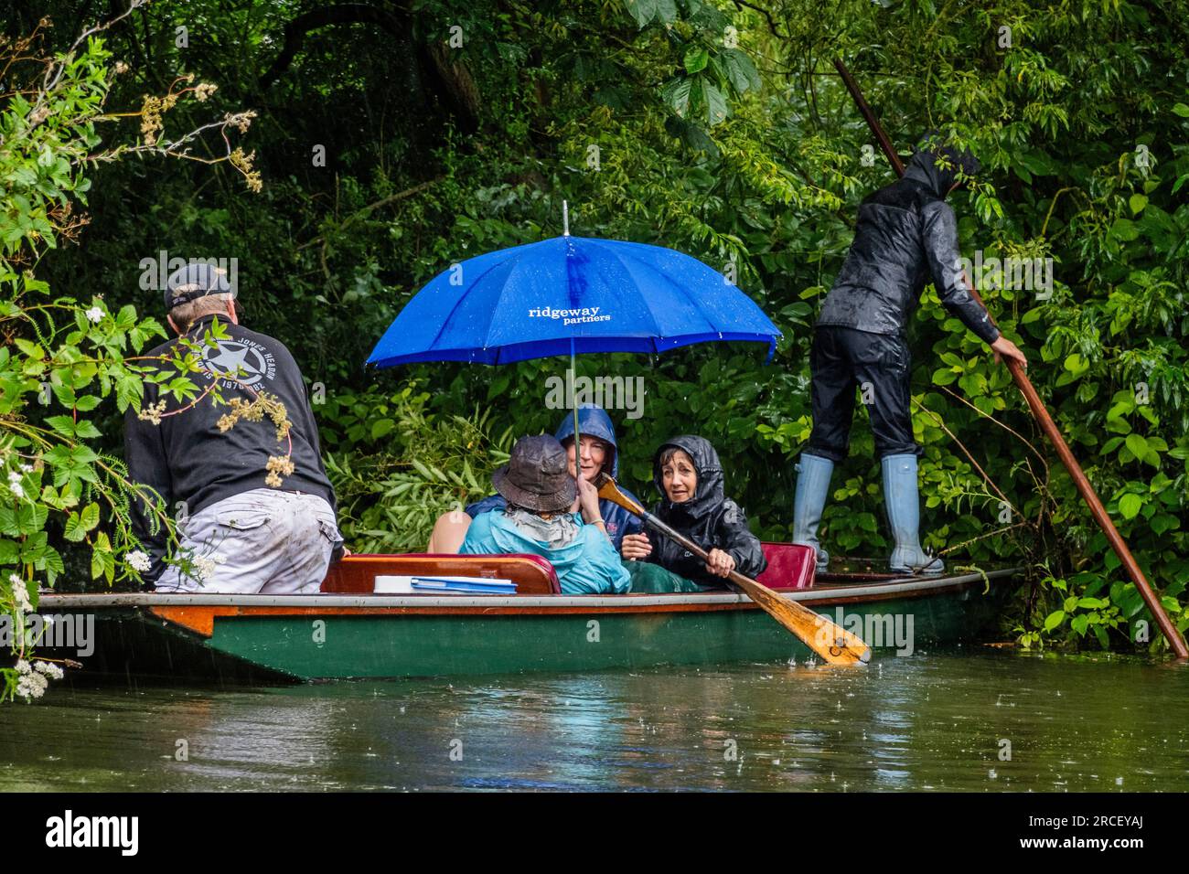 Punting in london hi-res stock photography and images - Alamy