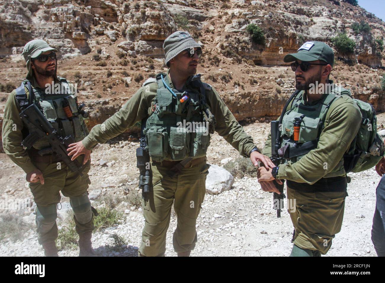Illegal israeli hi-res stock photography and images - Page 9 - Alamy