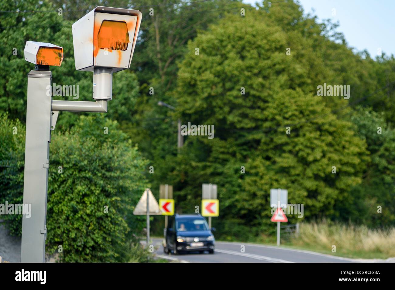 Speed camera vandalized and damaged along a important road of circulation in Morialme | Radar fixe vandalise a Morialme pour flasher les usagers qui d Stock Photo