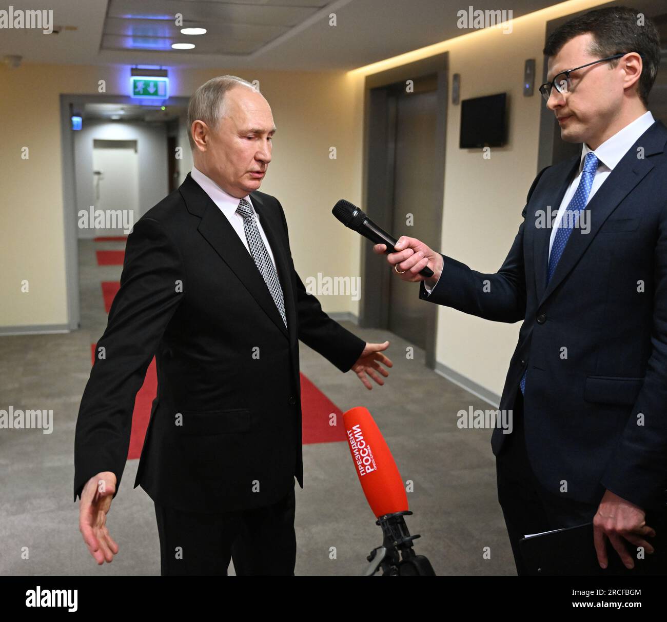 Moscow, Russia. 13th July, 2023. Future Technology Forum at the World Trade  Center (WTC). Russian President Vladimir Putin (left) and VGTRK political  commentator Pavel Zarubin (right) at the forum. 13.07.2023 Russia, Moscow