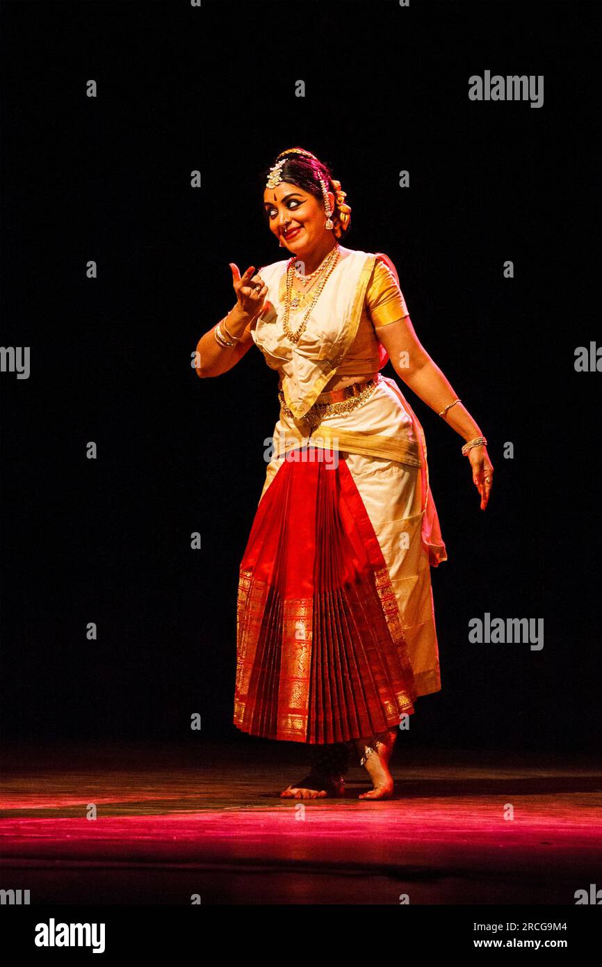 Bharatanatyam - Classical Indian Dance Stock Photo - Alamy