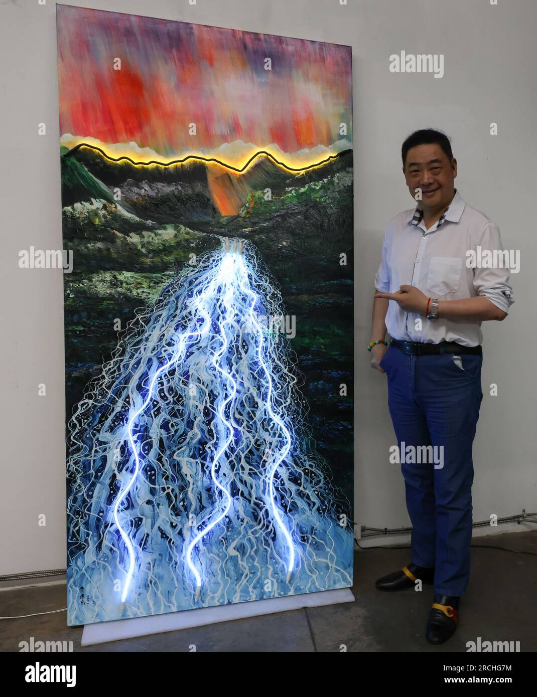 Panorama City, California, USA. 12th July, 2023. Neon Artist Lisa