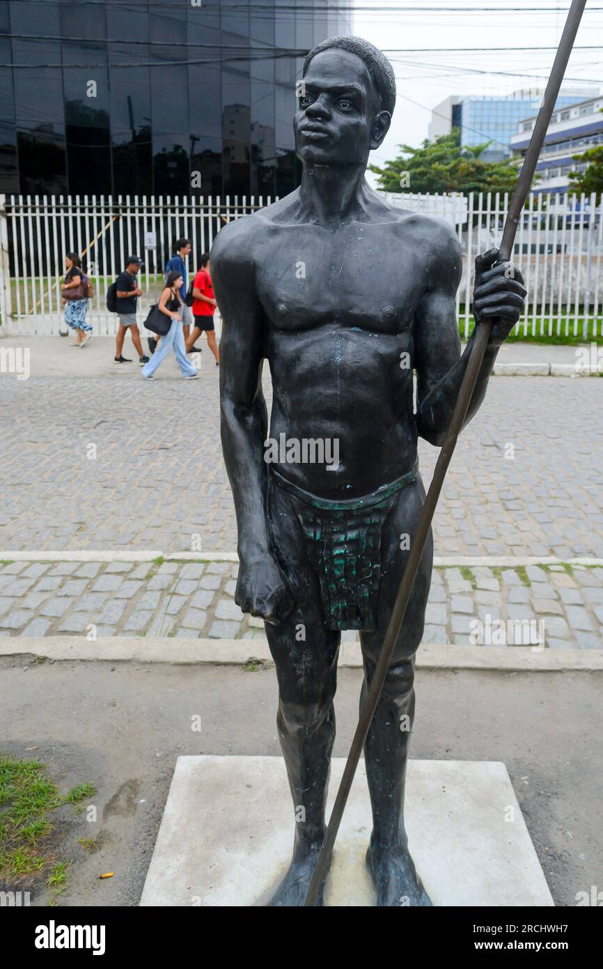 Zumbi dos palmares bust brazil hi-res stock photography and images - Alamy, image size:866x1390