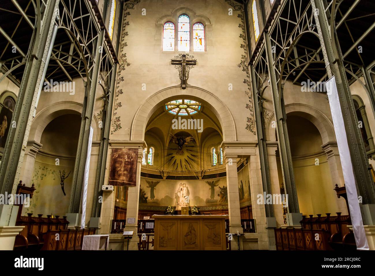 Church of Our Lady of Labour, Late 1800s church with industrial-style iron pillars & arches, 14th arrondissement,, Paris, France Stock Photo