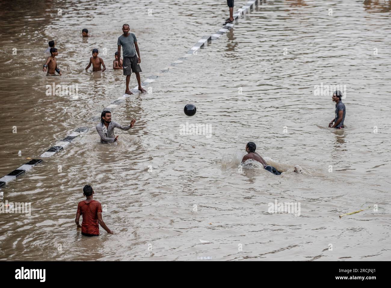 Yamuna water level rise hi-res stock photography and images - Alamy