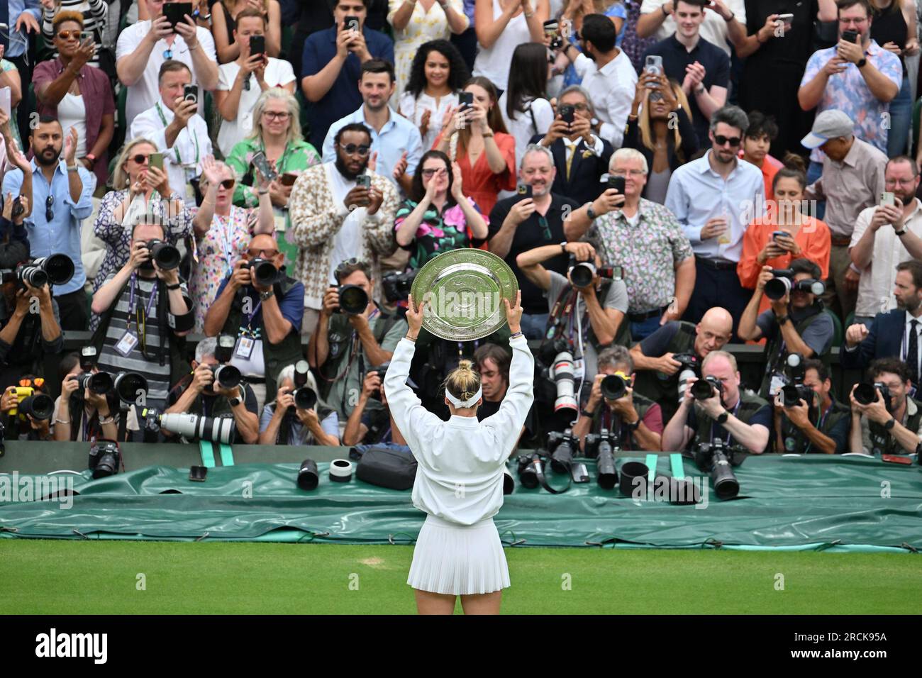 Vondrousova Trophy 2023 Hi-res Stock Photography And Images - Alamy