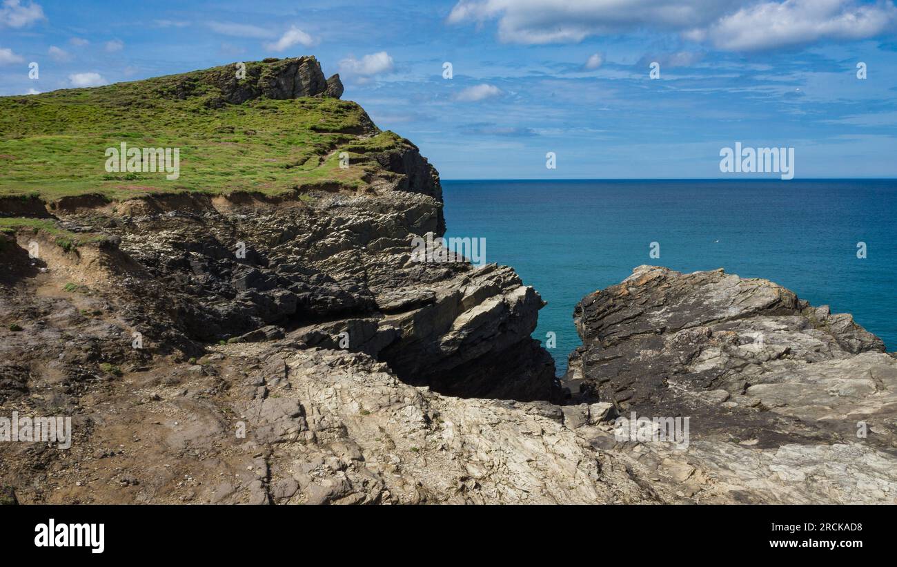 Jagged Cliff Edge Stock Photo - Alamy