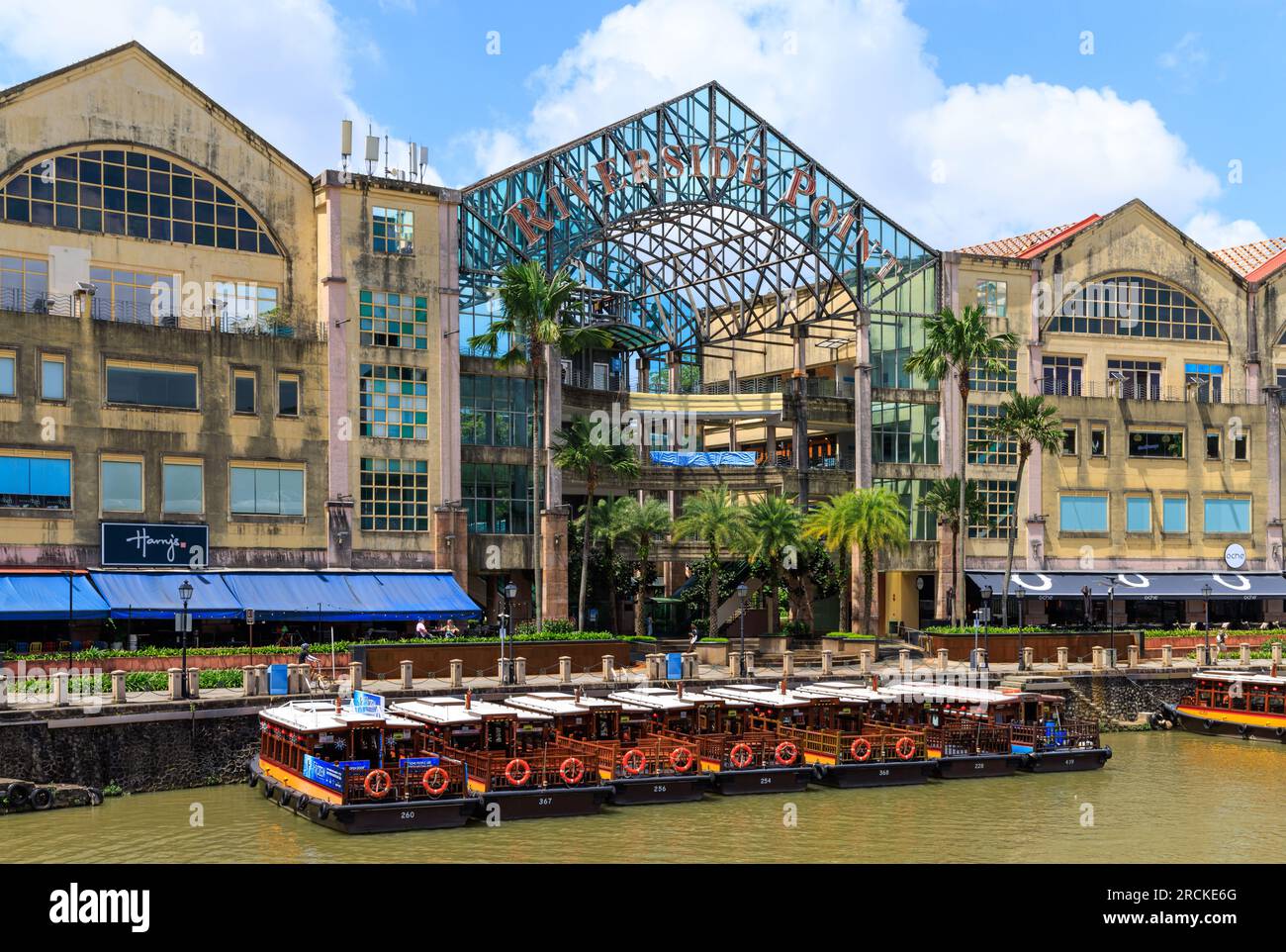 Riverside holiday resort hi-res stock photography and images - Alamy