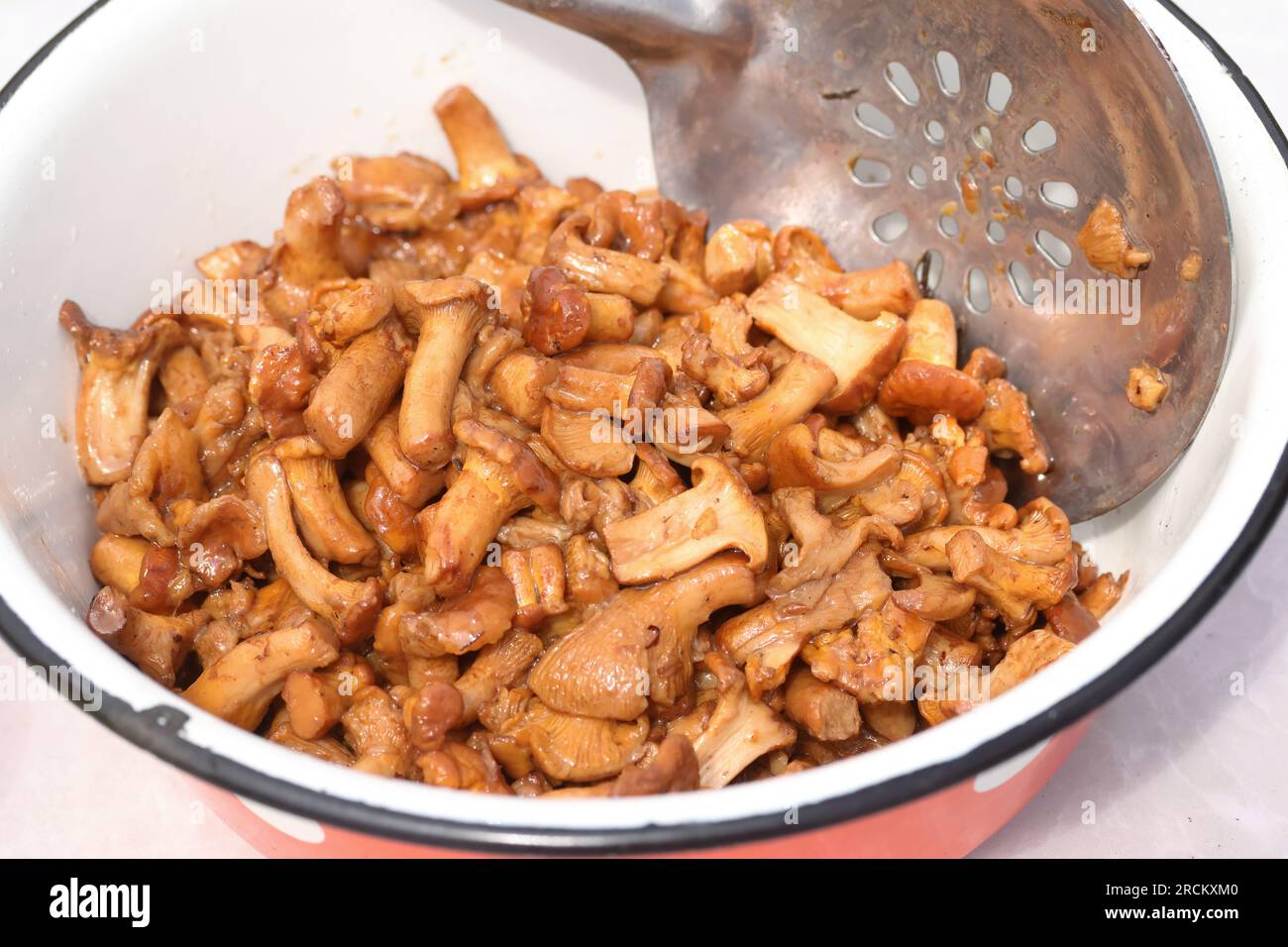 Sauteed mushrooms for cooking. Potatoes with chanterelles, recipe