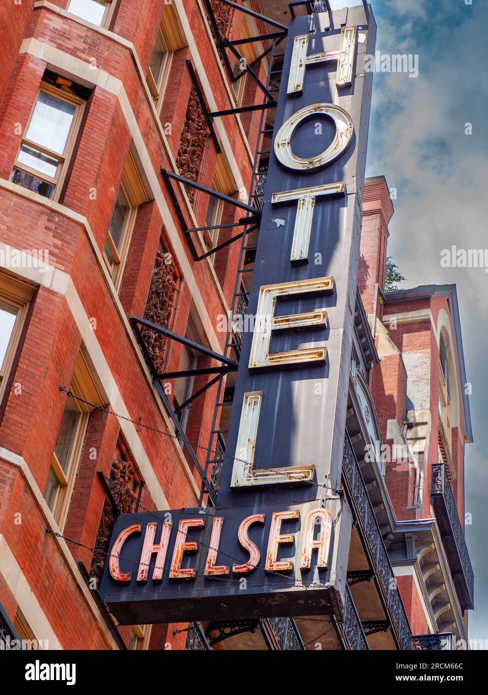 Chelsea hotel new york hi-res stock photography and images - Alamy