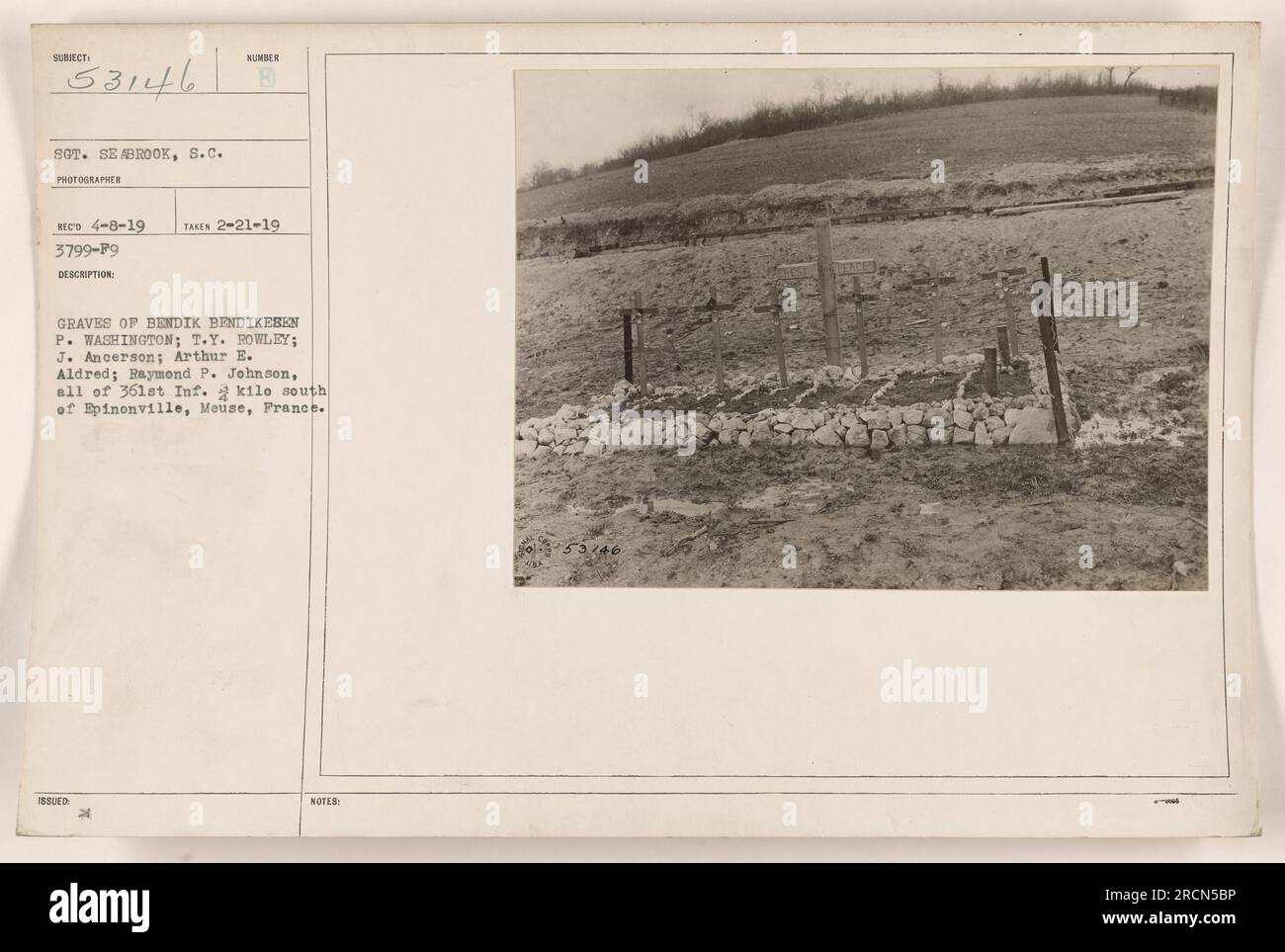 Graves of Bendik Bendiksen P. Washington, T.Y. Rowley, J. Anderson, Arthur E. Aldred, Raymond P. Johnson, all members of the 361st Infantry regiment, located 3/4 kilometer south of Epinonville, Meuse, France. Photograph taken on February 21, 1919, by Sergeant Seabrook, S.C. Photographer number RECO 4-8-19. Description: issued graves of the aforementioned soldiers. Note: the cemetery reference number is 3799-89. Stock Photo