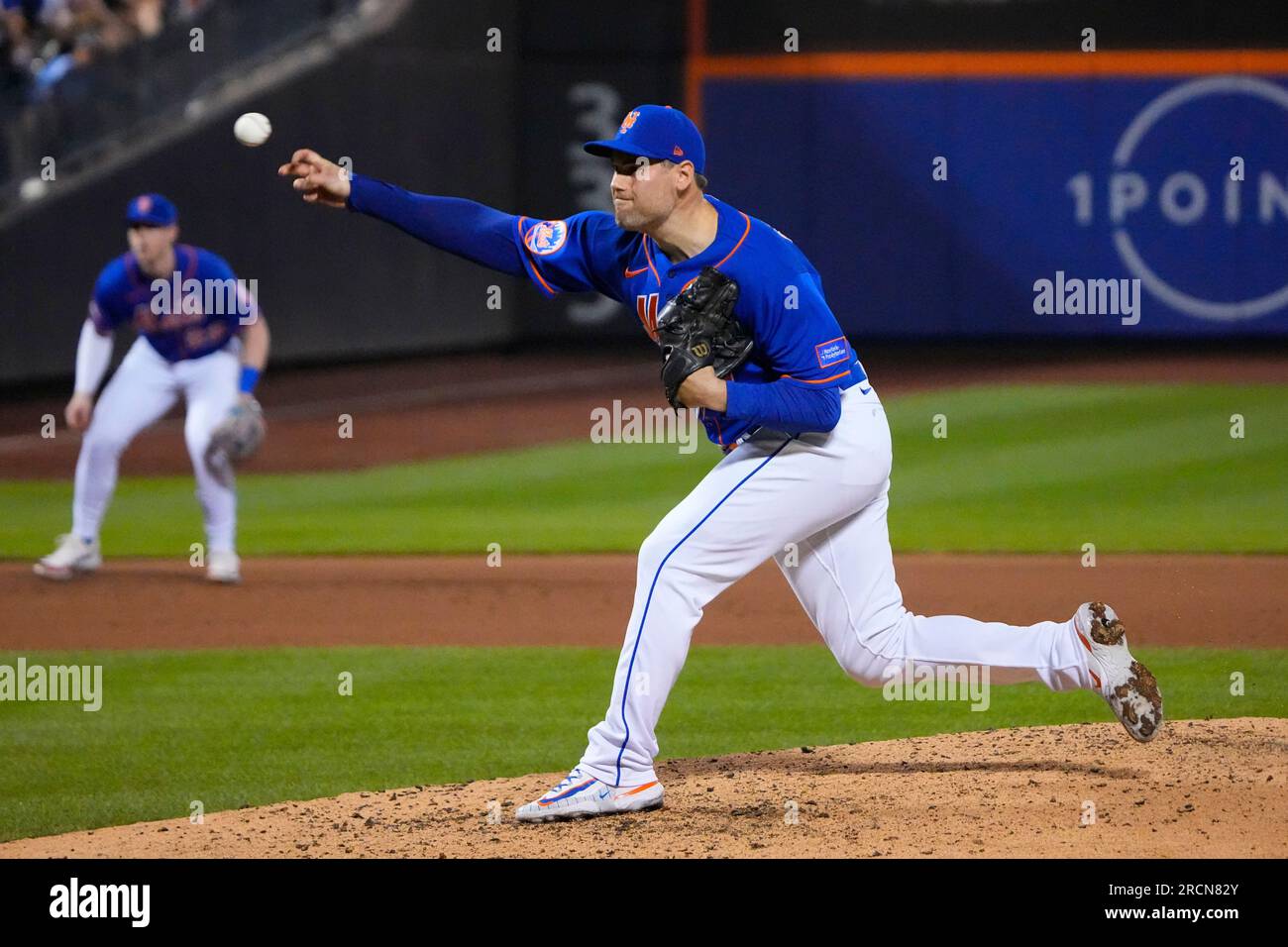 Adam Ottavino of the New York Mets delivers a pitch in the eighth inning  against the