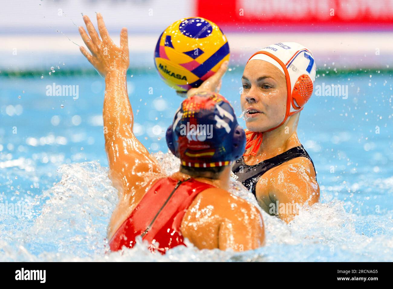 Fukuoka, Japan. 16th July, 2023. FUKUOKA, JAPAN - JULY 16: Maica Garcia Godoy of Spain and Bente Rogge of the Netherlands competes in Women's Preliminary Round I - Group B match between Netherlands and Spain on Day 3 of the Fukuoka 2023 World Aquatics Championships at the Marine Messe Fukuoka Hall B on July 16, 2023 in Fukuoka, Japan (Photo by Nikola Krstic/BSR Agency) Credit: BSR Agency/Alamy Live News Stock Photo