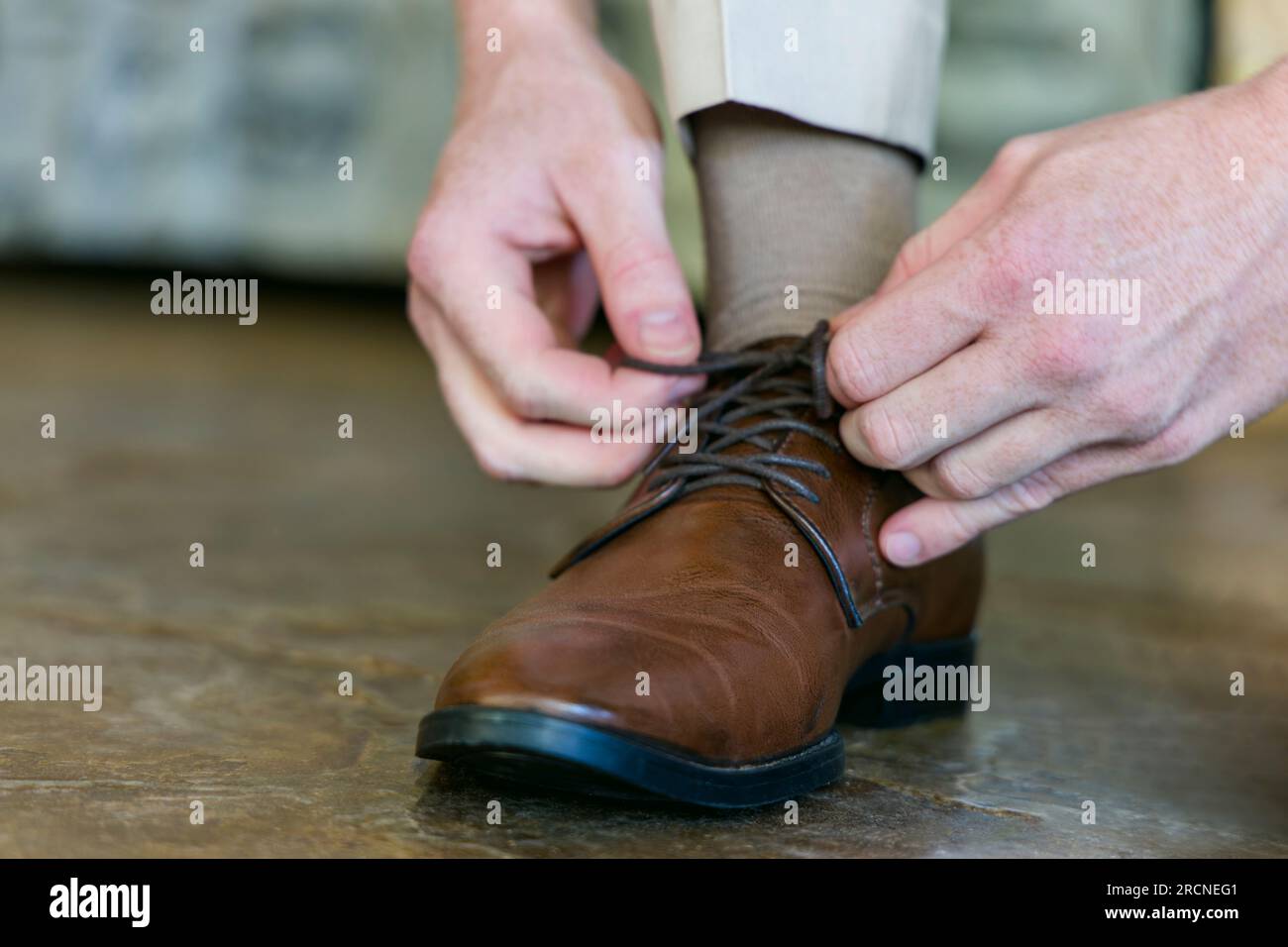 Tighten the shoes hi res stock photography and images Alamy