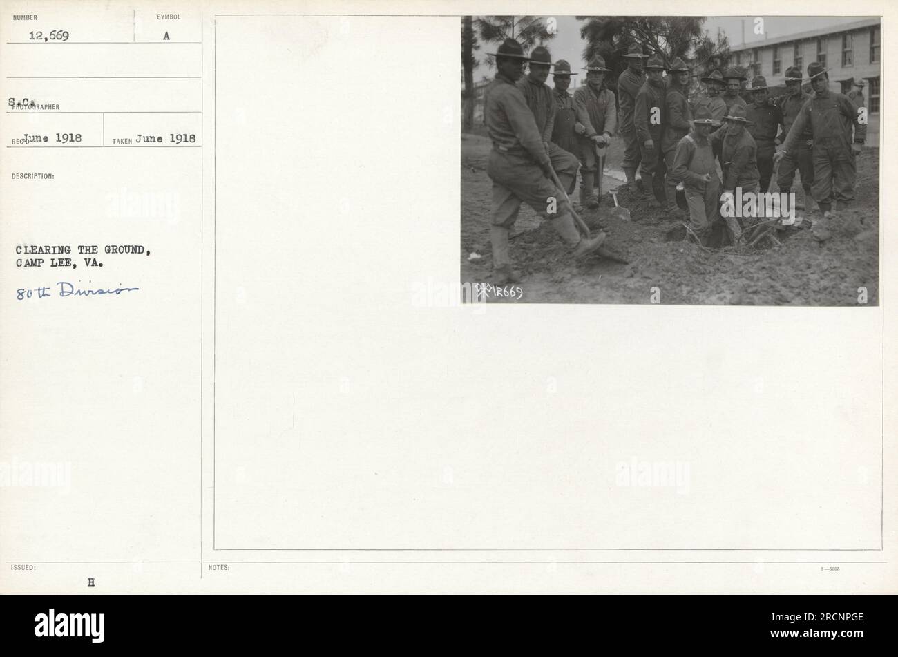 Soldiers from the 80th Division clearing the ground at Camp Lee, Virginia in June 1918. The photograph with the reference number 111-SC-12669 shows active military activities during World War One. Stock Photo