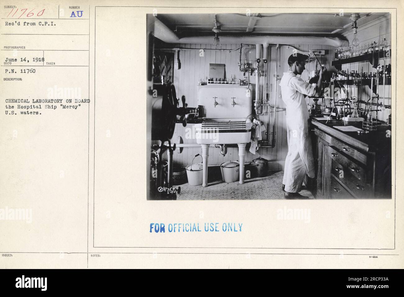 Medical laboratory 1910s hi-res stock photography and images Medical laboratory 1910s hi-res stock photography and images