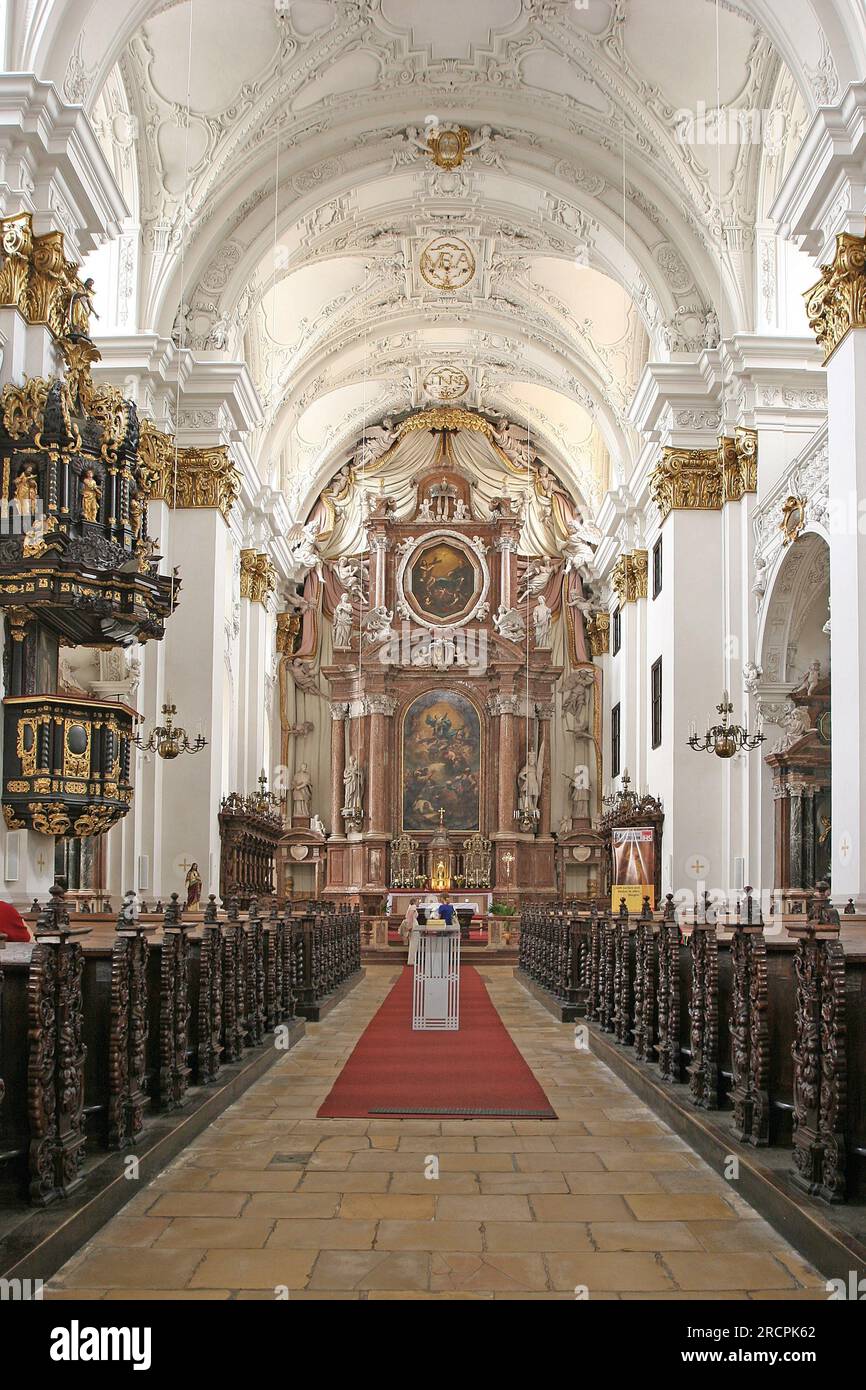 Old cathedral linz hi-res stock photography and images - Alamy