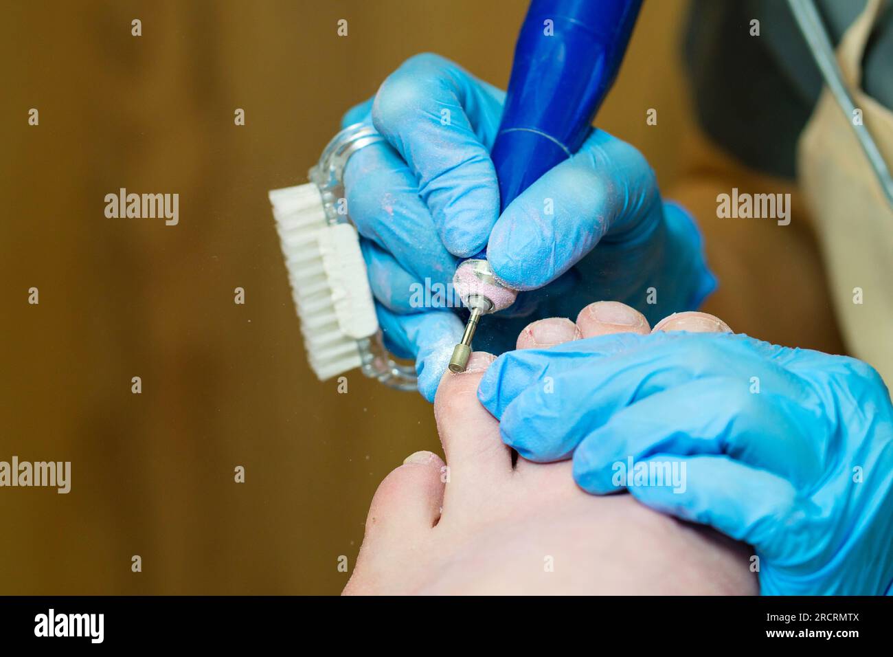 Remove toe polish hires stock photography and images Alamy