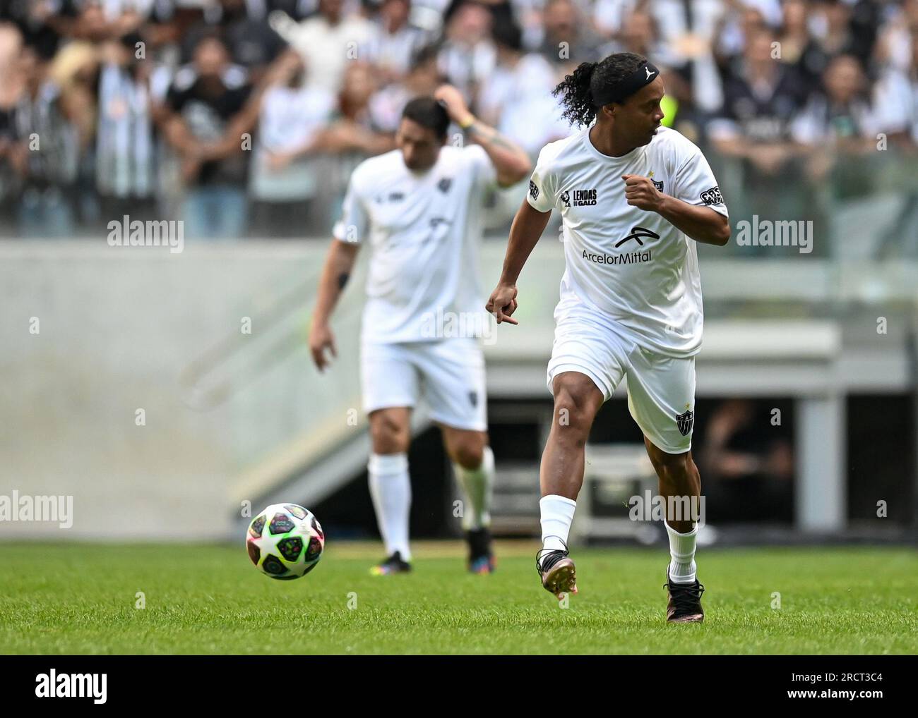 Ronaldinho Gaúcho tem jogo em BH no dia da inauguração da Arena