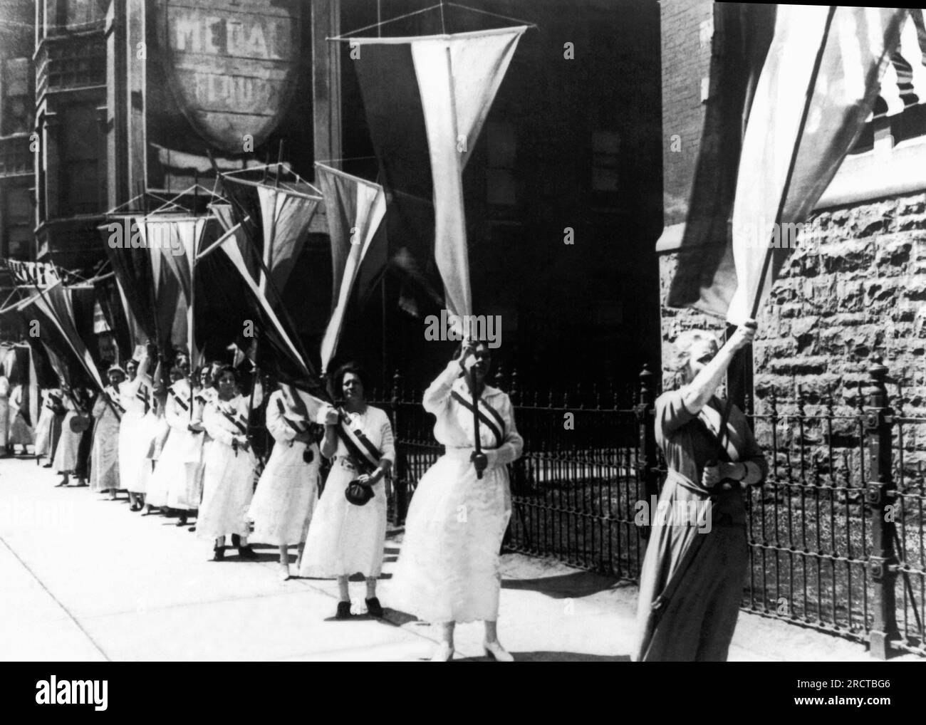 Chicago, Illinois:  1920 Women demonstrators outside the Republican Convention demanding the right to vote. Stock Photo