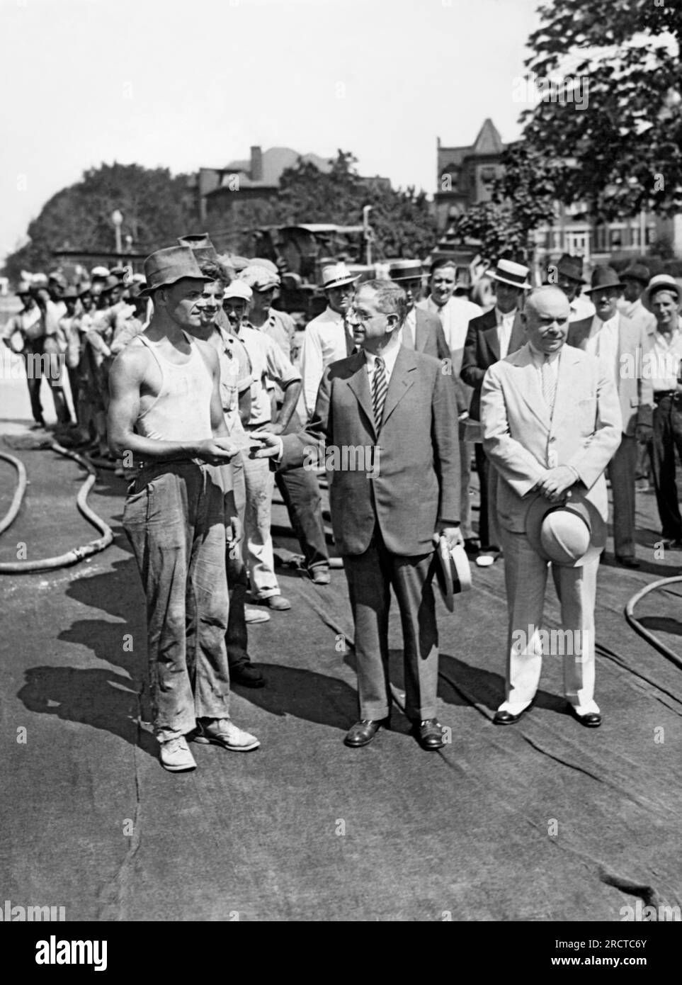 Public works administration 1930s hires stock photography and images Alamy