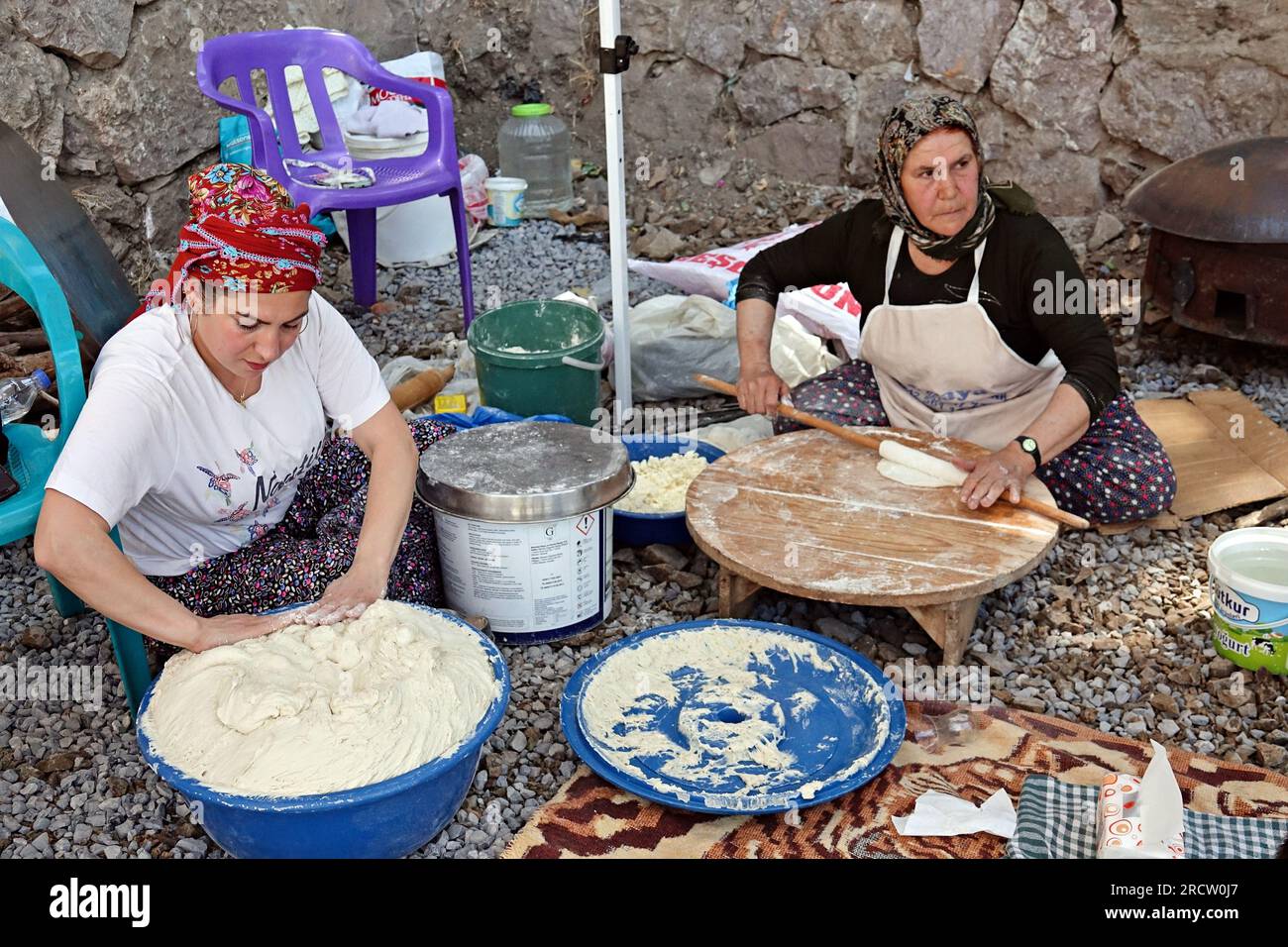 Kurdistan concert hi-res stock photography and images - Alamy