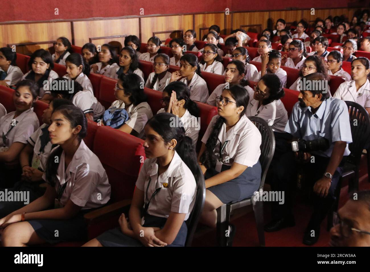 Non Exclusive: July 14, 2023, Kolkata, India: Indian students react during Birla Industrial and Technological Museum (BITM) live telecast of Chandraya Stock Photo