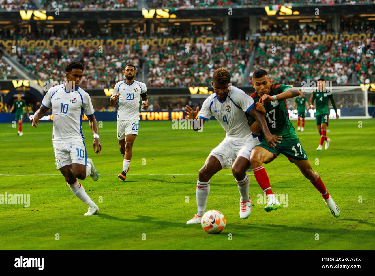 Los Angeles, California, USA. 16th July, 2023. FIDEL ESCOBAR of Panama's National Football Team and ORBELIN PINEDA of the Mexican National Football Team fight for the ball during the CONCACAF Gold Cup final at Sofi Stadium in Los Angeles, California on July 16th, 2023. (Credit Image: © Alex Cave/ZUMA Press Wire) EDITORIAL USAGE ONLY! Not for Commercial USAGE! Credit: ZUMA Press, Inc./Alamy Live News Stock Photo