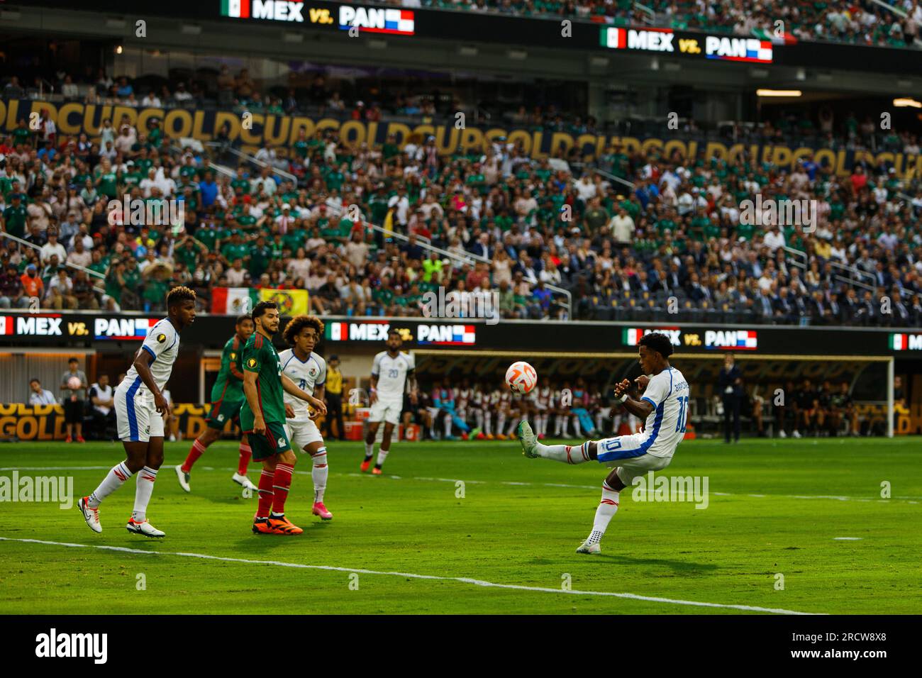 Los Angeles, California, USA. 16th July, 2023. FIDEL ESCOBAR of Panama's National Football Team recovers the ball during a game against Mexico in the CONCACAF Gold Cup final at Sofi Stadium in Los Angeles, California on July 16th, 2023. (Credit Image: © Alex Cave/ZUMA Press Wire) EDITORIAL USAGE ONLY! Not for Commercial USAGE! Credit: ZUMA Press, Inc./Alamy Live News Stock Photo