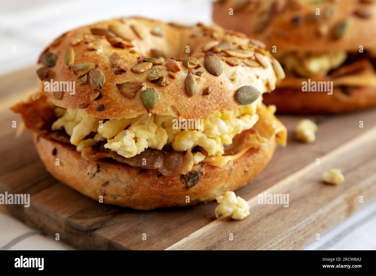 Bacon egg and cheese on a bagel hi-res stock photography and images - Alamy