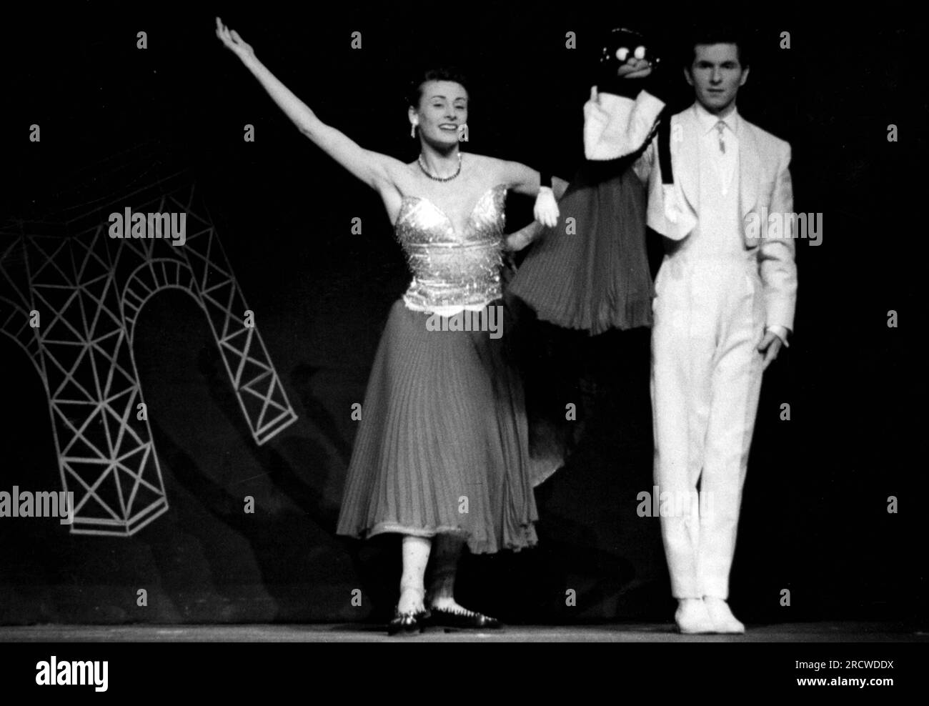 Ventriloquist man Black and White Stock Photos & Images Alamy