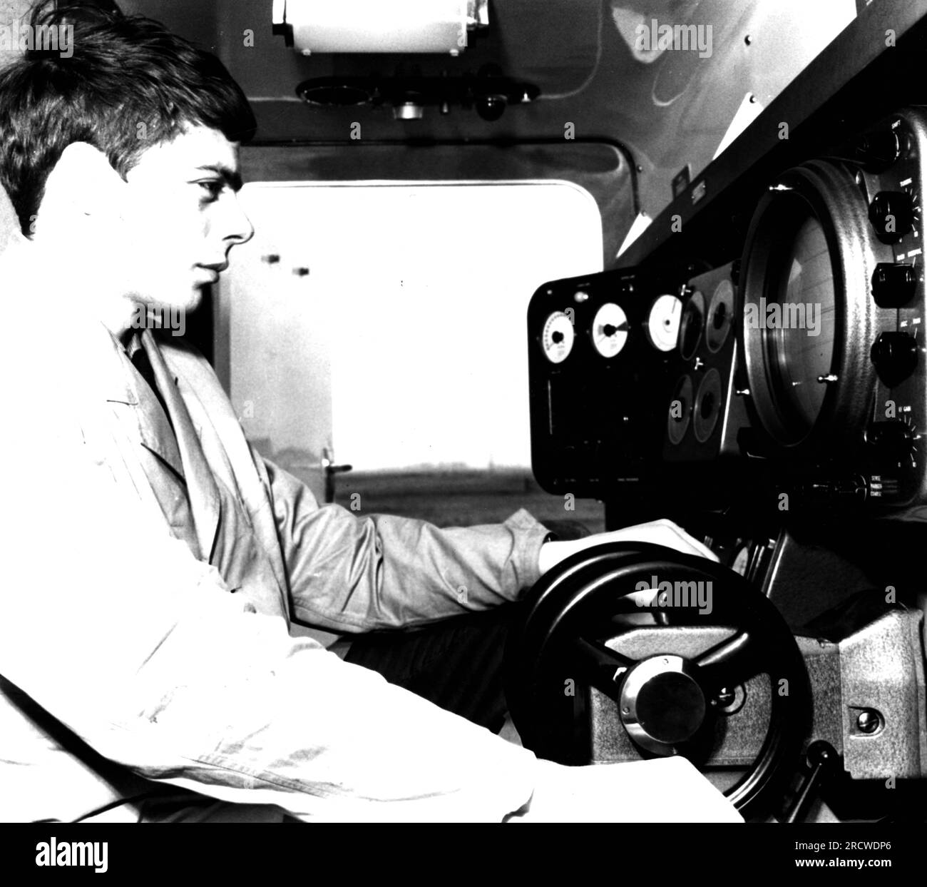 weather, weather station, meteorologist at the radar equipment