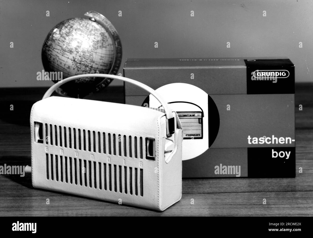 technics, consumer electronics, Grundig Taschen-Boy 202, Grundig Radio-Werke-GmbH, Fuerth, 1962, ADDITIONAL-RIGHTS-CLEARANCE-INFO-NOT-AVAILABLE Stock Photo