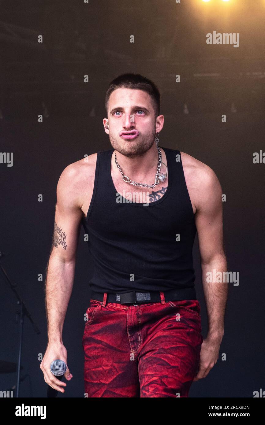 Wos singer hi-res stock photography and images - Alamy