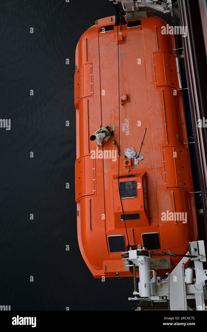Maritime routine hi-res stock photography and images - Alamy