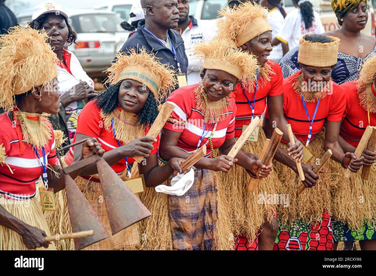 Congolese women traditional artists at an exhibition in Sibiti (located between Brazzaville and Pointe-Noire), during an official ceremony, August 13, 2014 Stock Photo