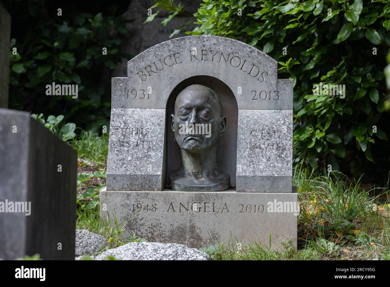 London, UK- 16 July 2023: Great Train Robber Bruce Reynolds' Grave, Highgate East Cemetery, in London England Stock Photo