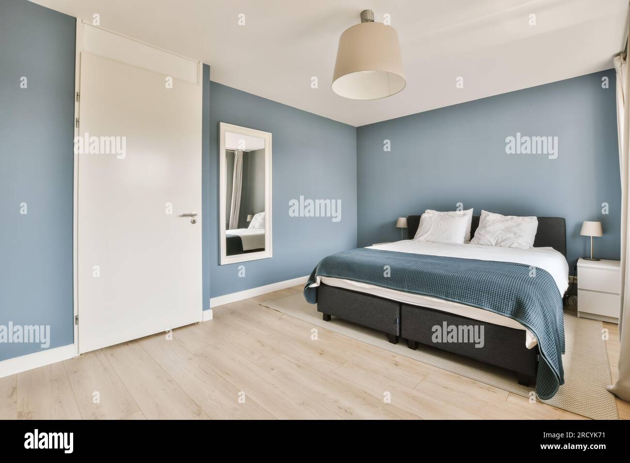 Blue Walls White Trim Hale Navy Accent Wall + Free Printable » Decor
