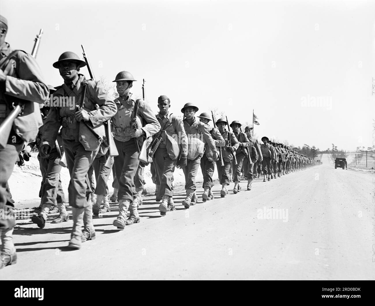 Soldiers of 41st Engineers on march, Fort Bragg, North Carolina, USA, Arthur Rothstein, U.S. Office of War Information, March 1942 Stock Photo