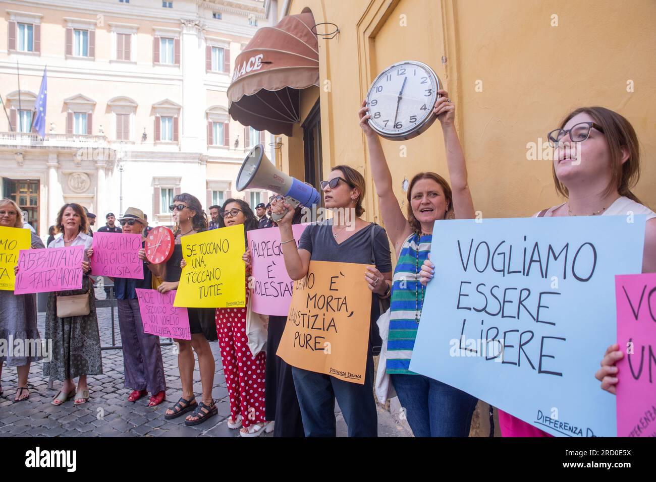 Rome, Italy. 17th July, 2023. Flashmob organized by women of ''Differenza Donna'' association in front of Montecitorio Palace in Rome (Credit Image: © Matteo Nardone/Pacific Press via ZUMA Press Wire) EDITORIAL USAGE ONLY! Not for Commercial USAGE! Stock Photo