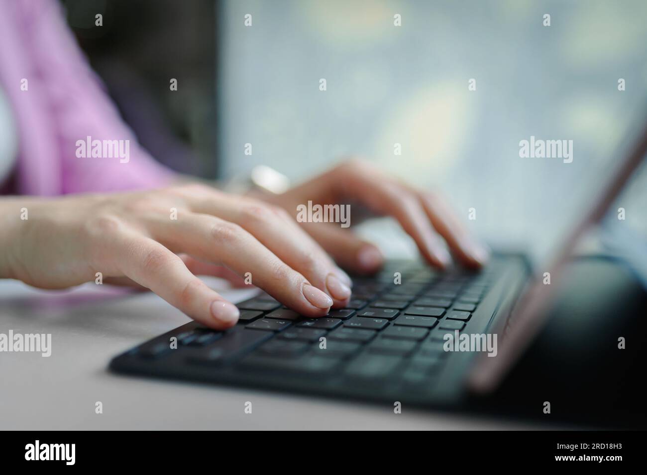 Close up female hands hi-res stock photography and images - Alamy