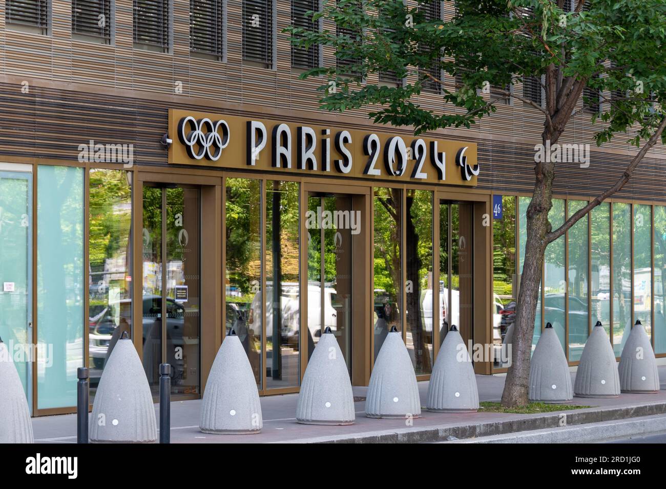 Entrance to the building housing the headquarters of the Paris Organising Committee for the 2024 Olympic and Paralympic Games Stock Photo
