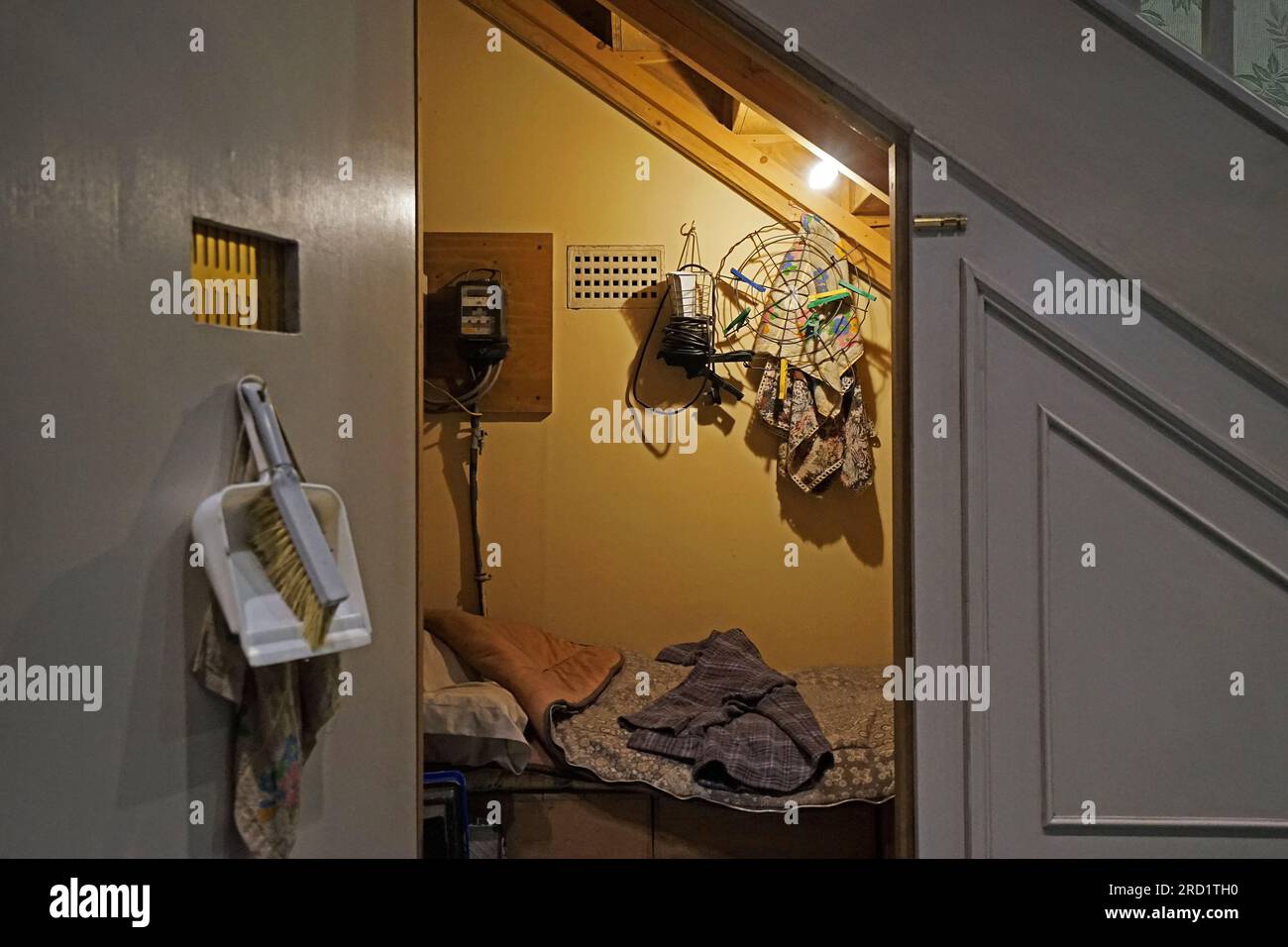 Harry Potter's bedroom, the cupboard under the stairsThe making of
